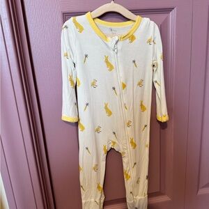 Kyte BABY Hop Yellow Bunny Print One-Piece Zipper Pajamas